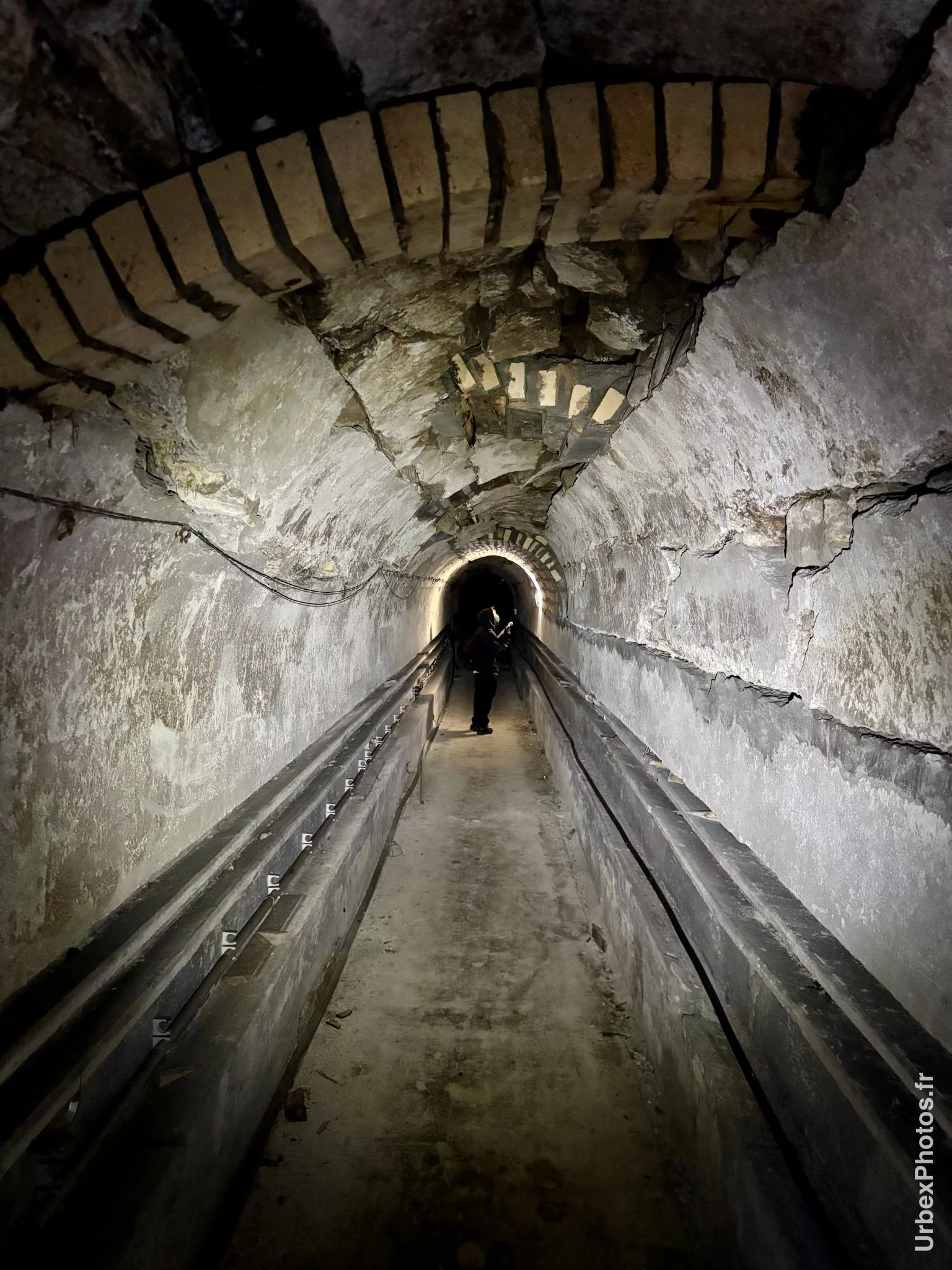 Renforts du tunnel d'un fort de la ligne Maginot