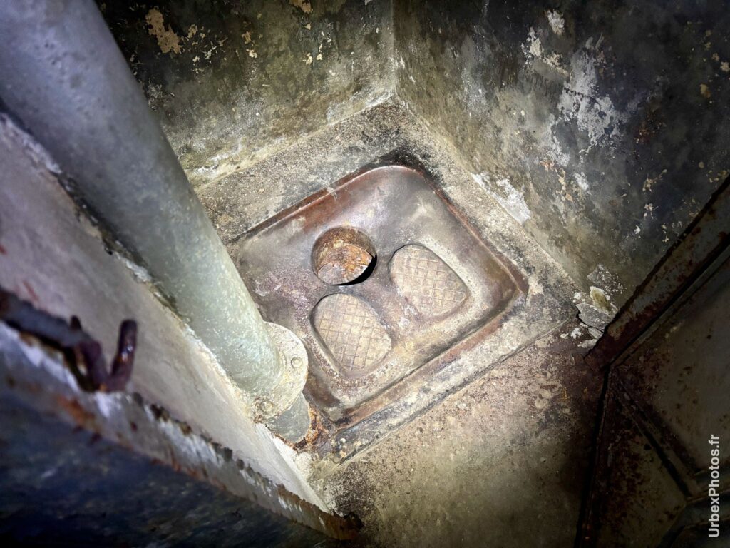 Toilette dans un fort de la ligne Maginot
