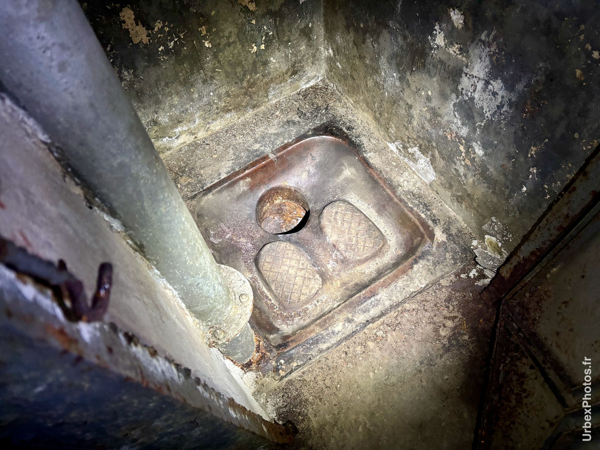 Toilette dans un fort de la ligne Maginot