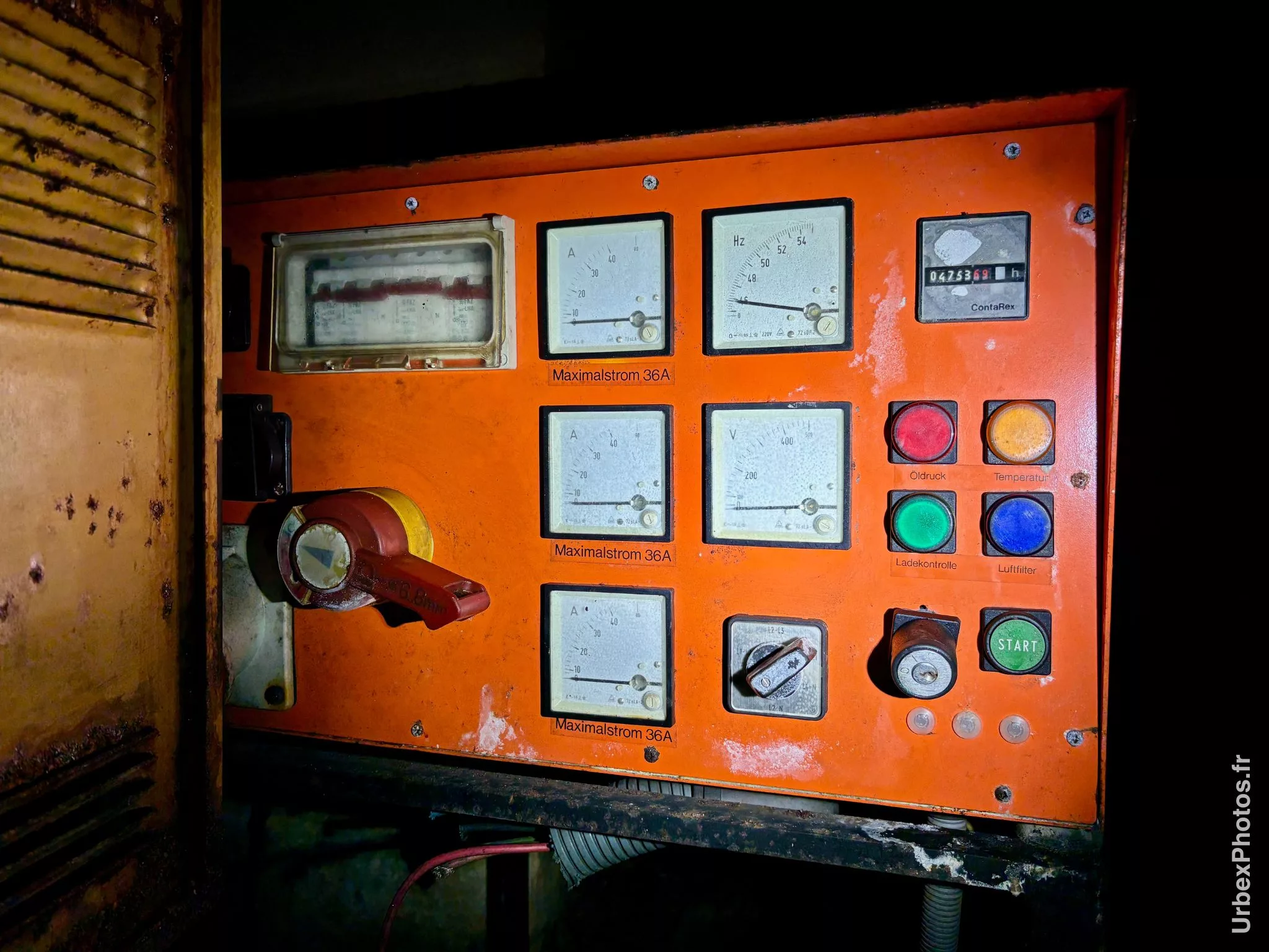 Panneau de contrôle d'un groupe électrogène d'un fort de la ligne Maginot