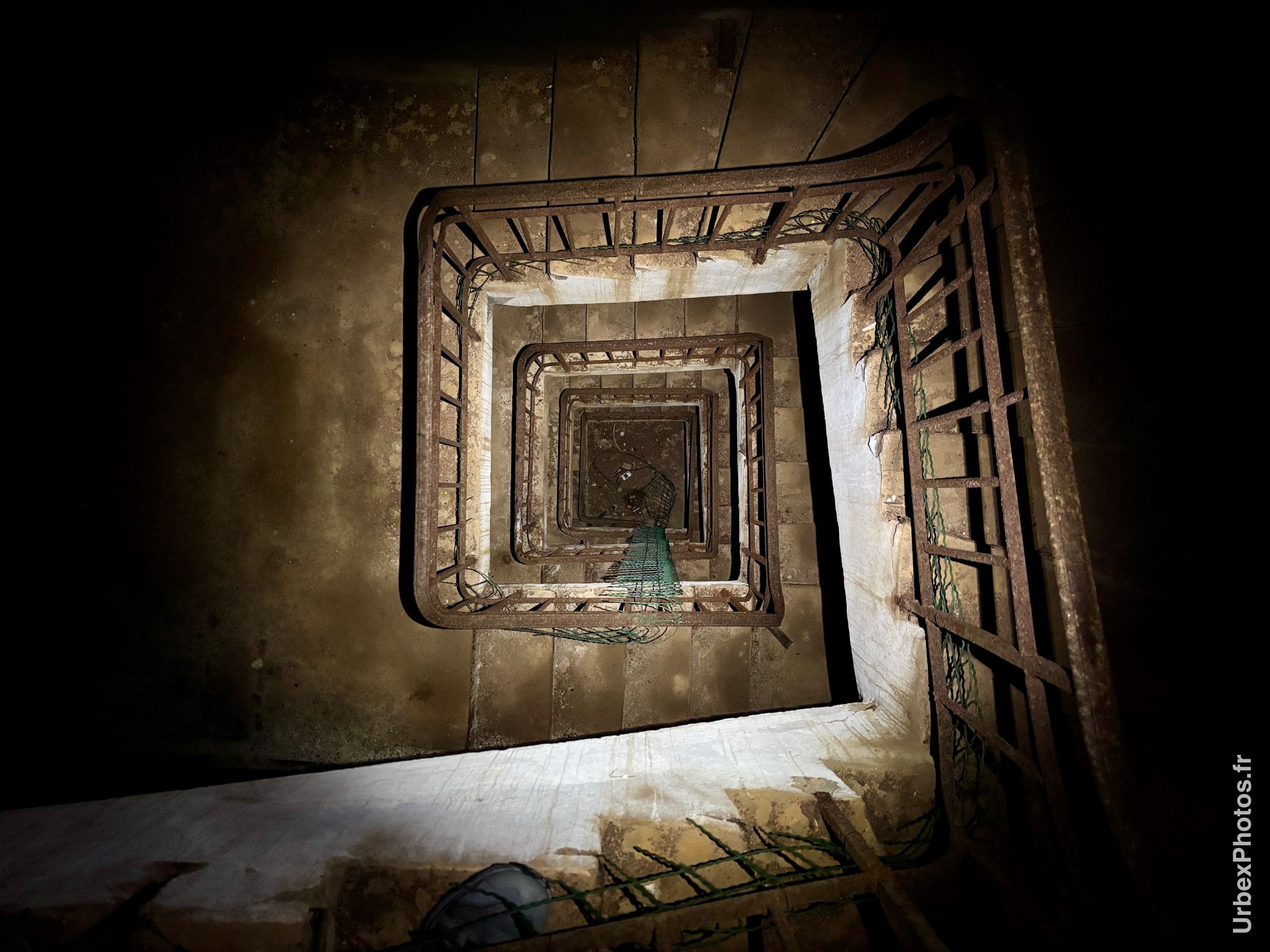 Escalier d'accès à un bloc de combat de la ligne Maginot