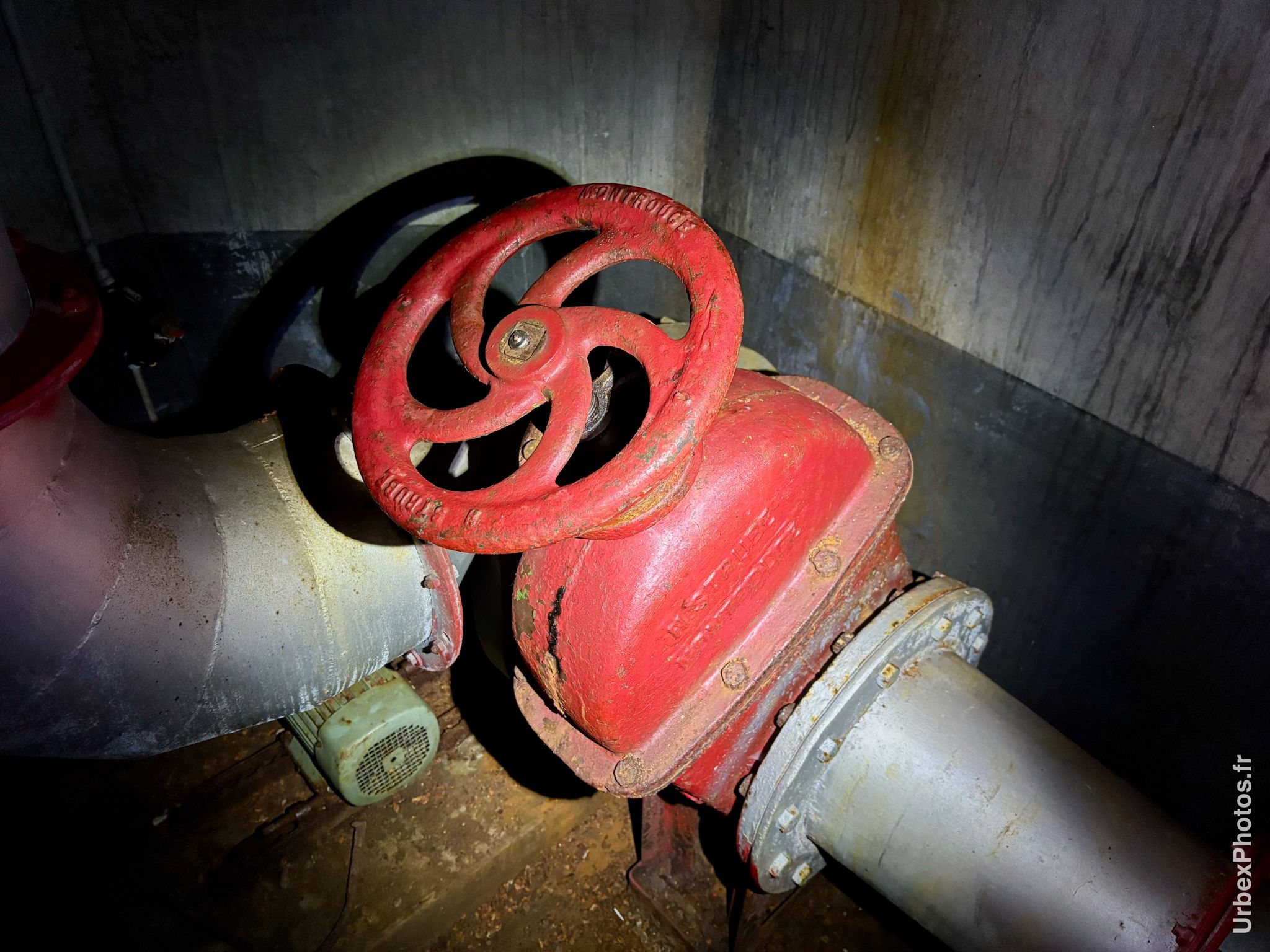 Vanne d'un bloc de combat de la ligne Maginot