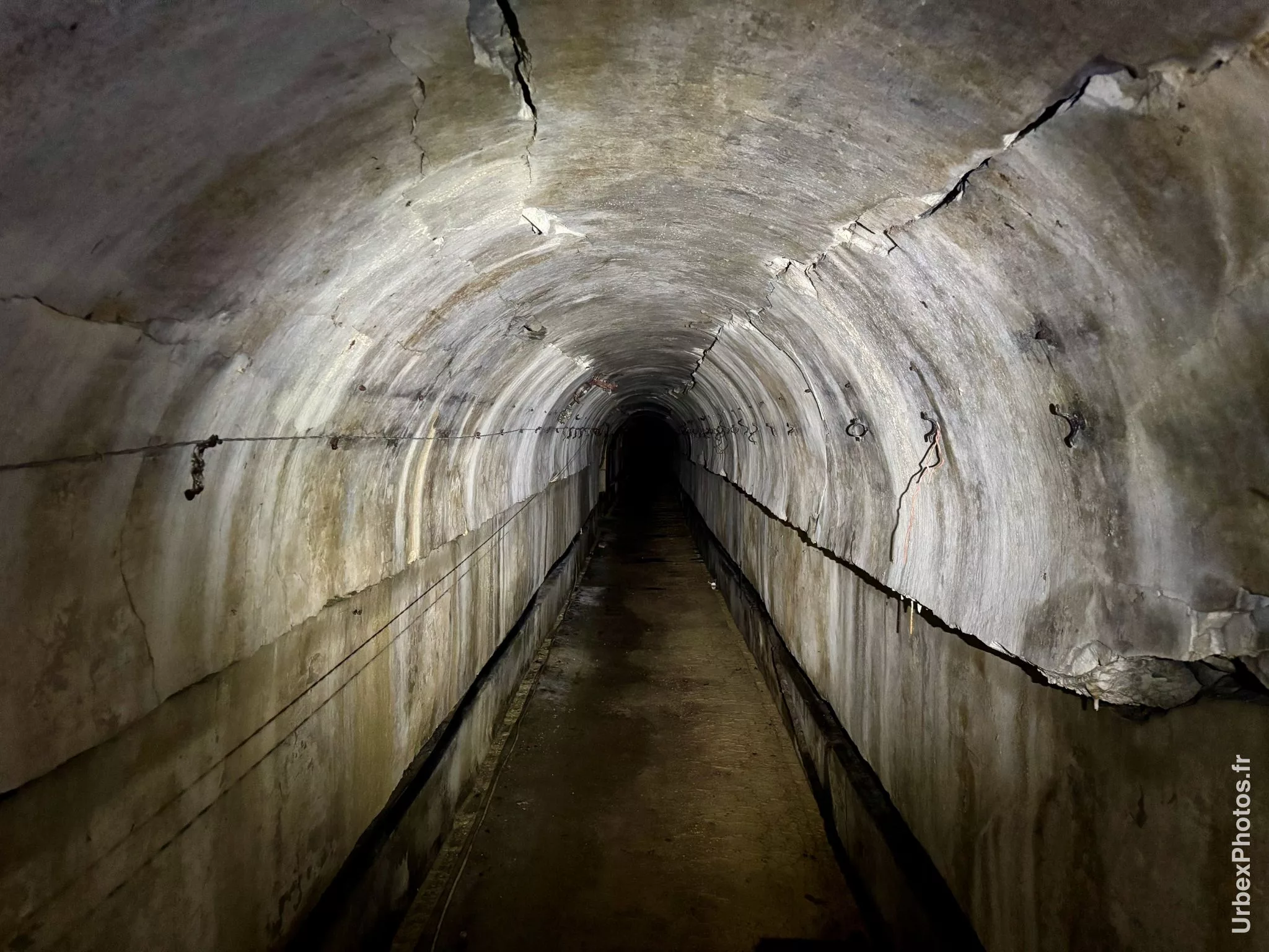 Tunnel d'un fort de la ligne Maginot