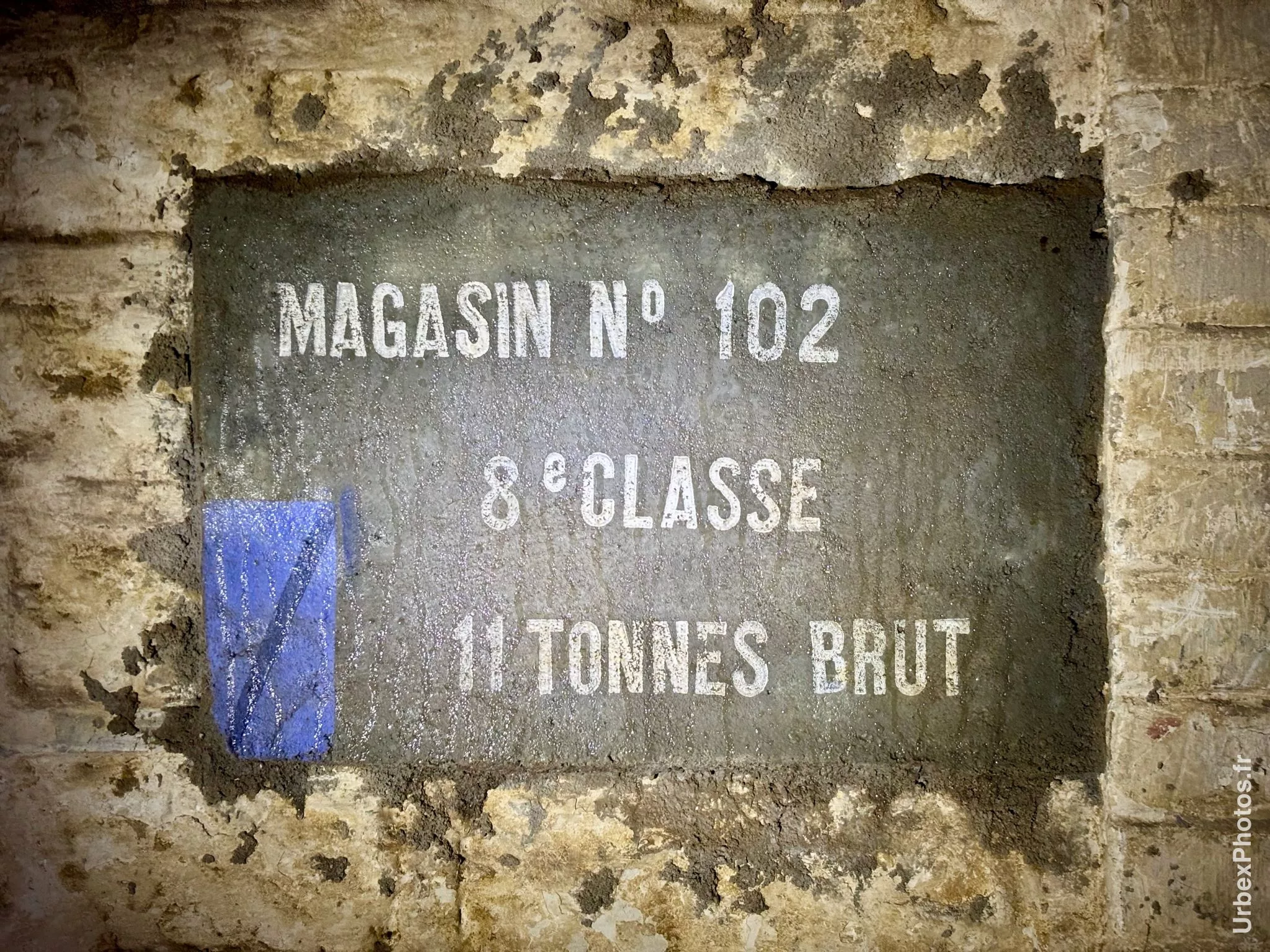 Panneau d'un magasin du Fort Crucifix
