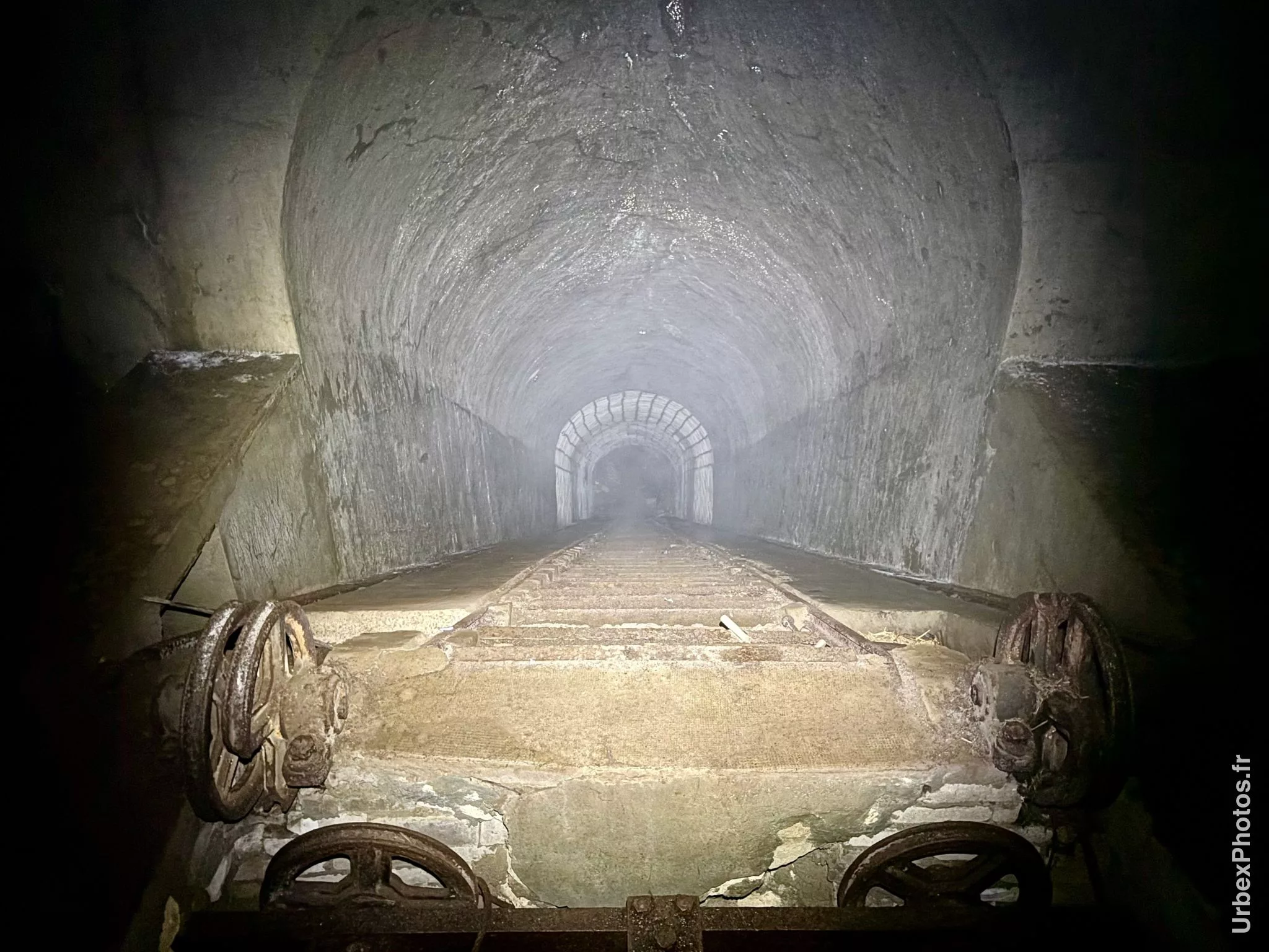 Escalier et rails du Fort Crucifix