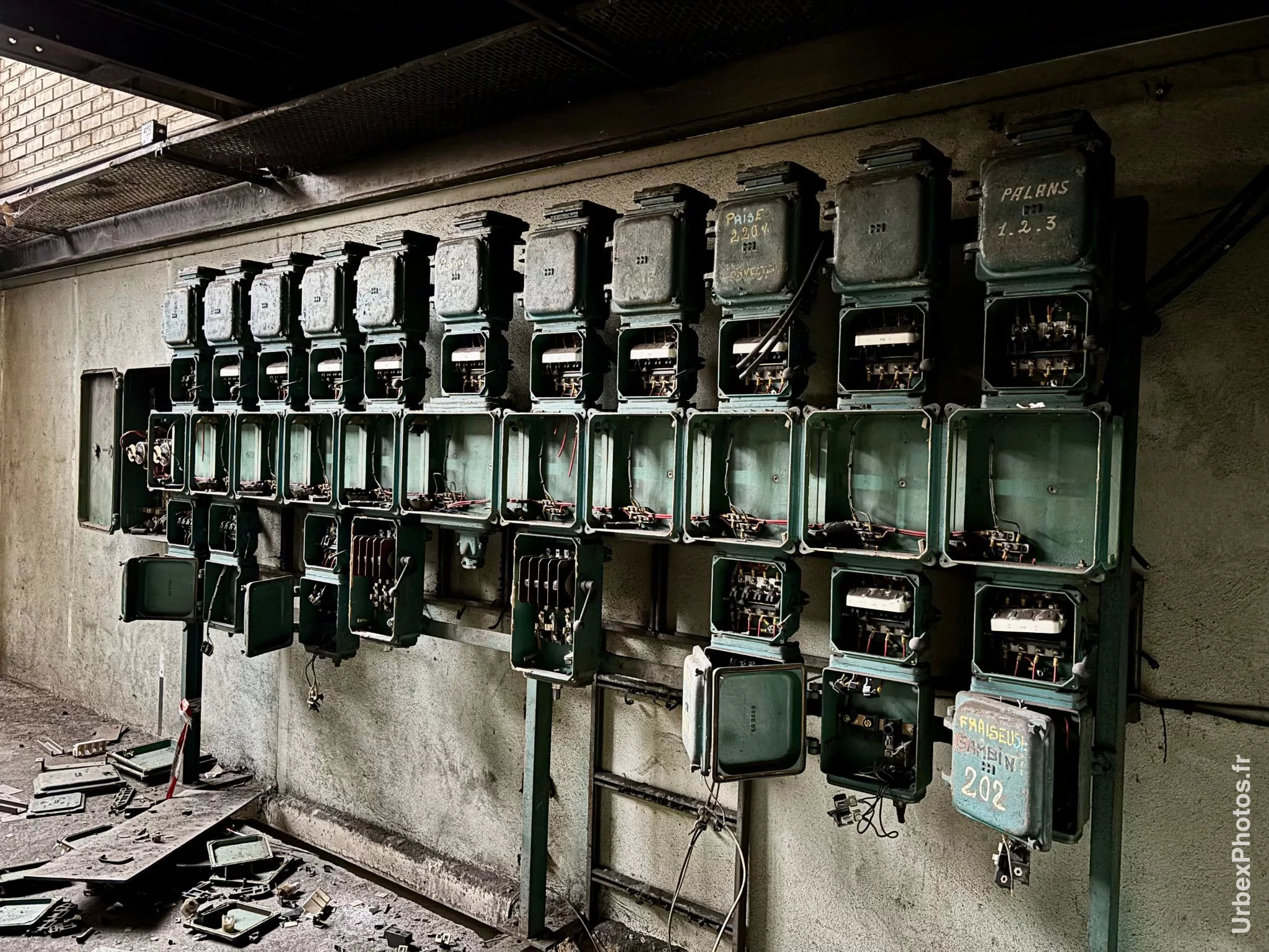 Photo urbex de coffrets électriques