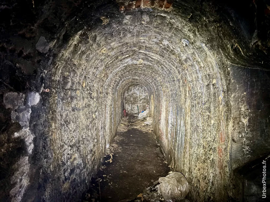 Couloir dans les profondeurs du Fort Crucifix