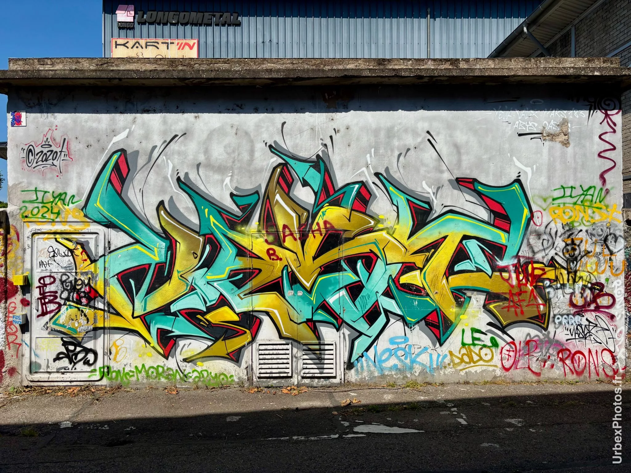 Graffiti le long de l'Usine Alstom