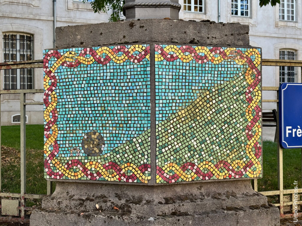 Mosaïque street art Nancy Bacchus et Sisyphe