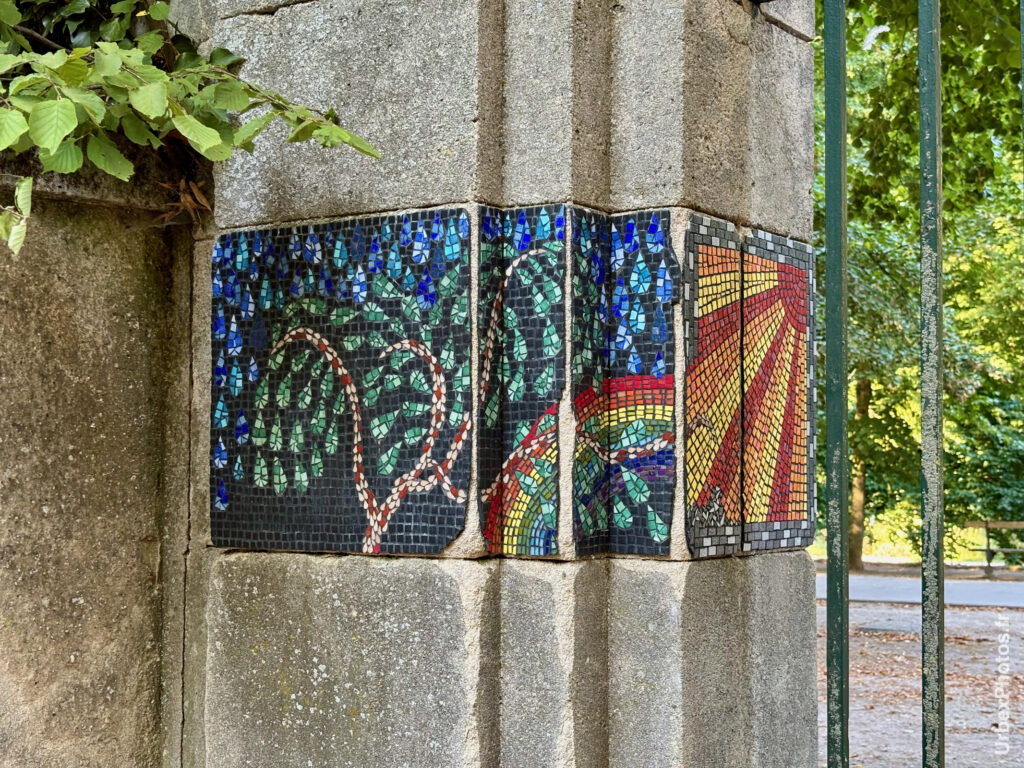Mosaïque street art Nancy saule pleureur