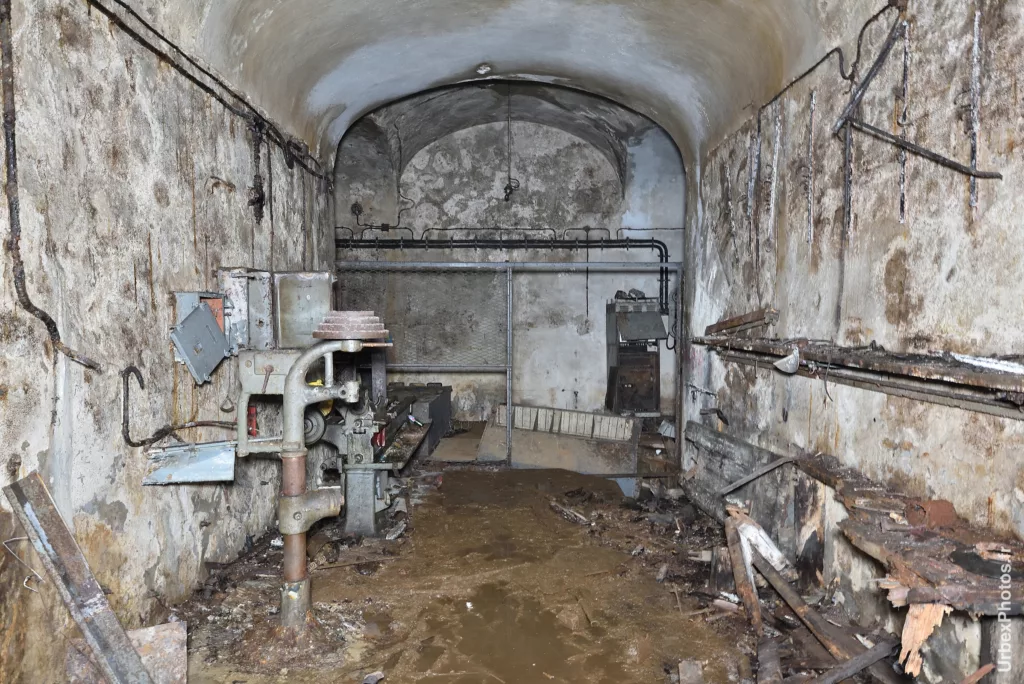Photo urbex d'un atelier de la ligne Maginot en Lorraine