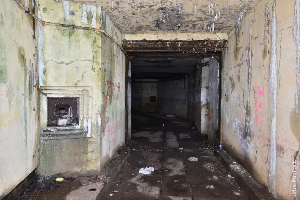 Entrée protégée d'un fort de la ligne Maginot