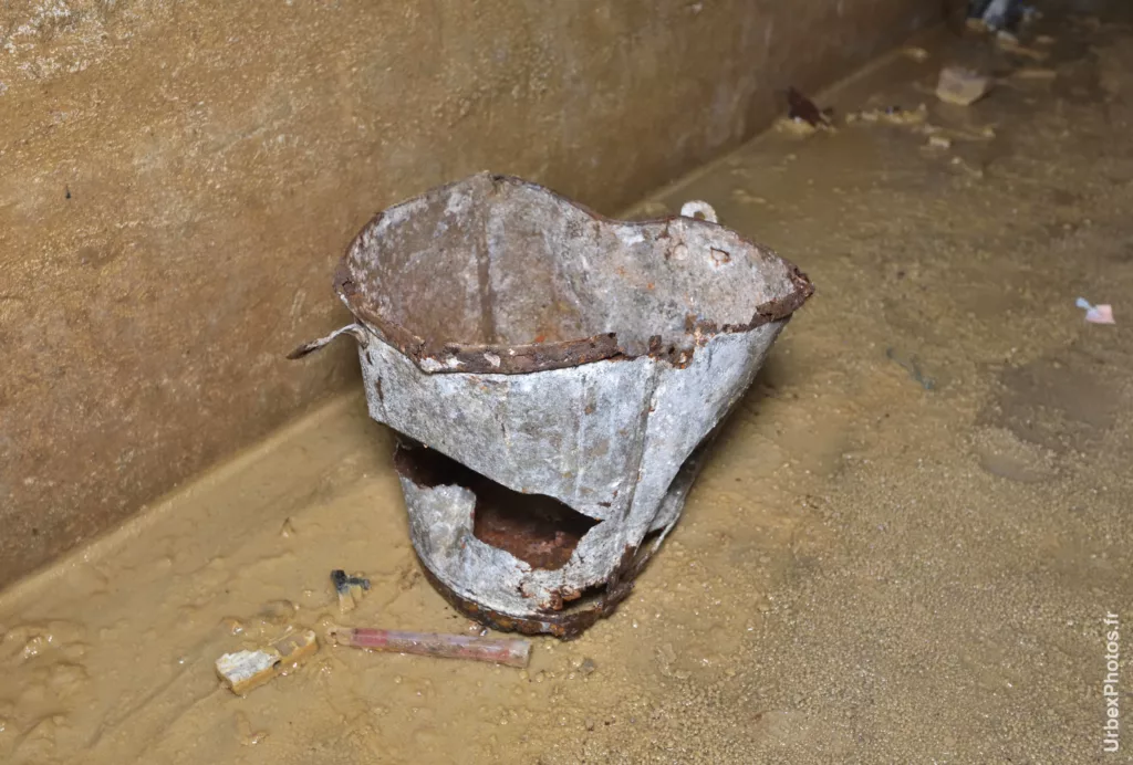 Seau dans un fort de la ligne Maginot