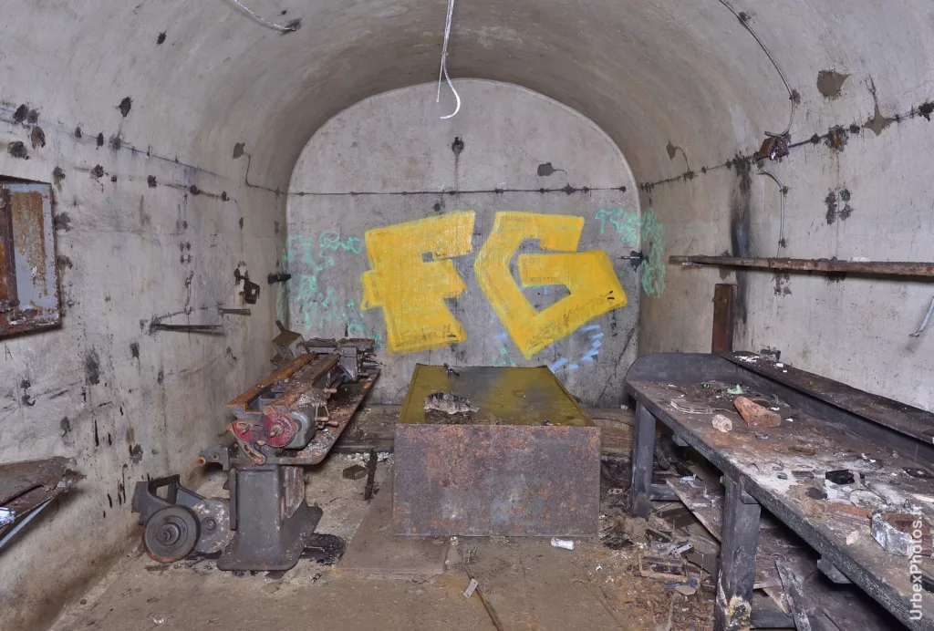 Atelier d'un fort de la ligne Maginot