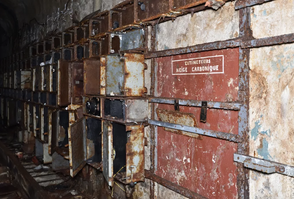 Support d'extincteurs d'un fort de la ligne Maginot