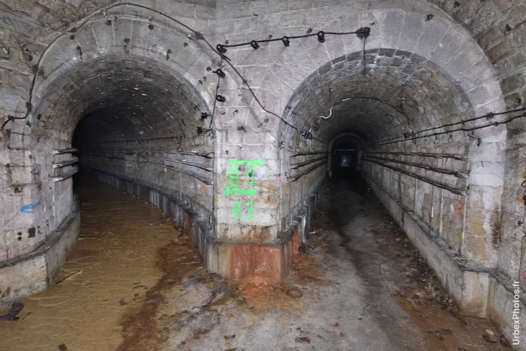 Couloirs d'un fort de la ligne Maginot
