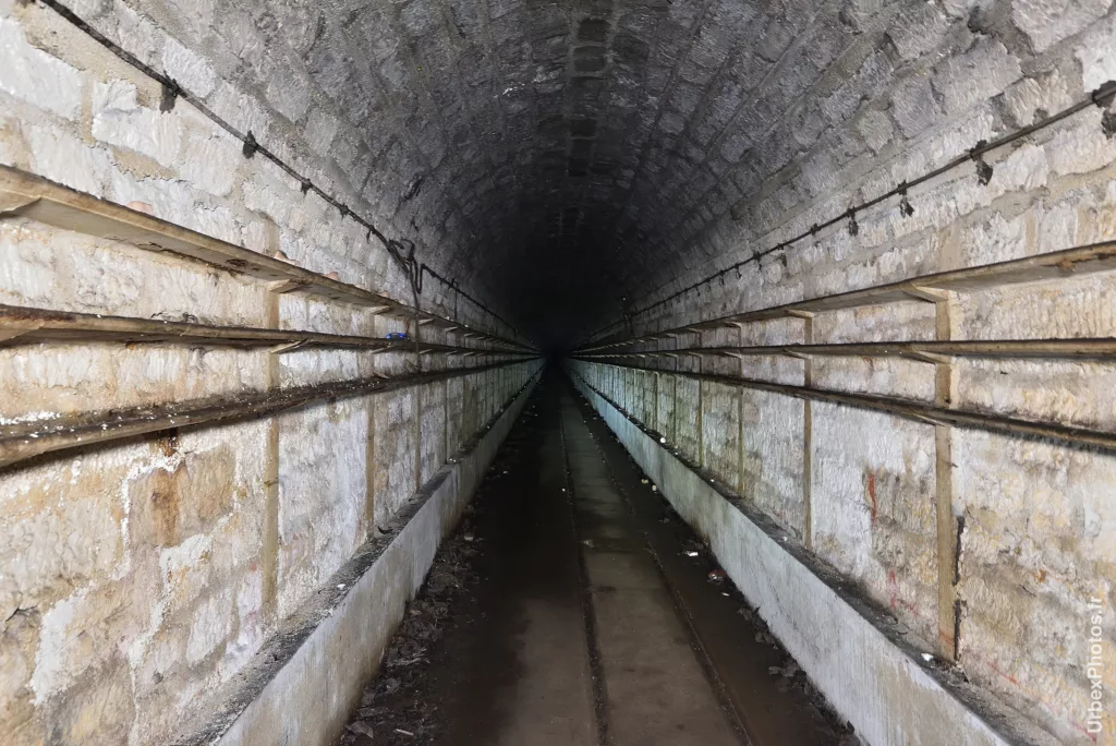 Couloir d'un fort de la ligne Maginot