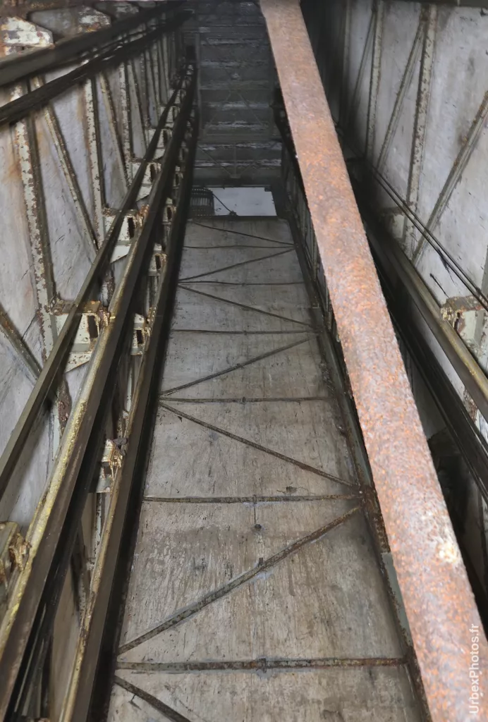 Cage de monte-charge d'un fort de la ligne Maginot