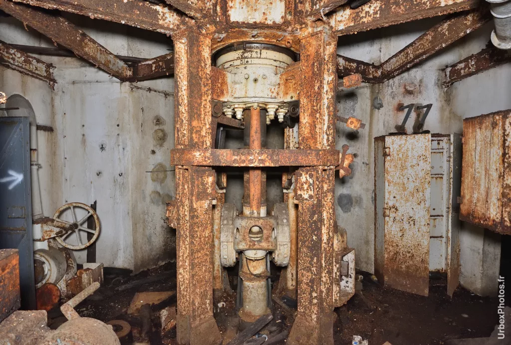 Photo urbex du mécanisme de tourelle de la ligne Maginot en Lorraine