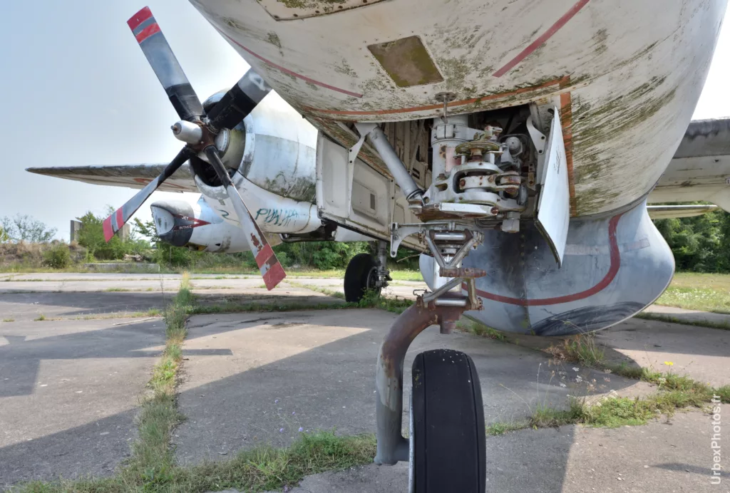 Vue du train d'atterrissage avant du Lockheed P2V-7 Neptune