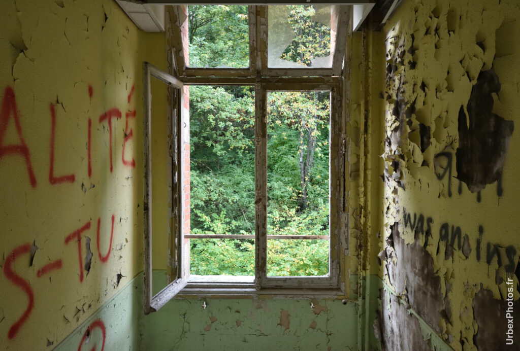 Une fenêtre du Sanatorium Simone Weber