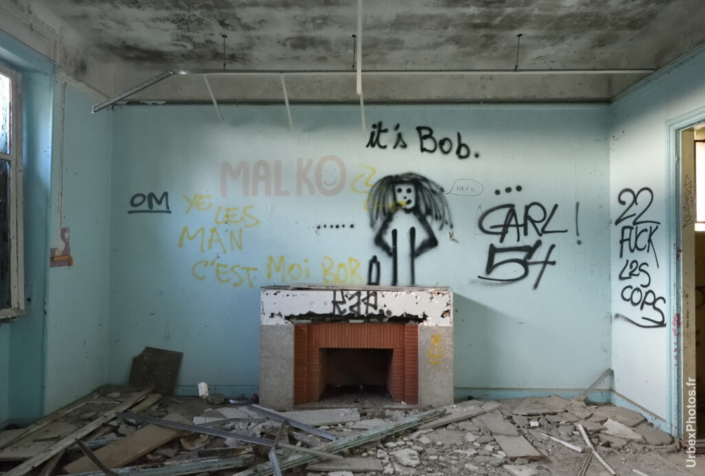Photo urbex de graffitis dans le Sanatorium Simone Weber