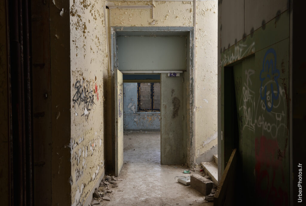 Une porte du Sanatorium Simone Weber