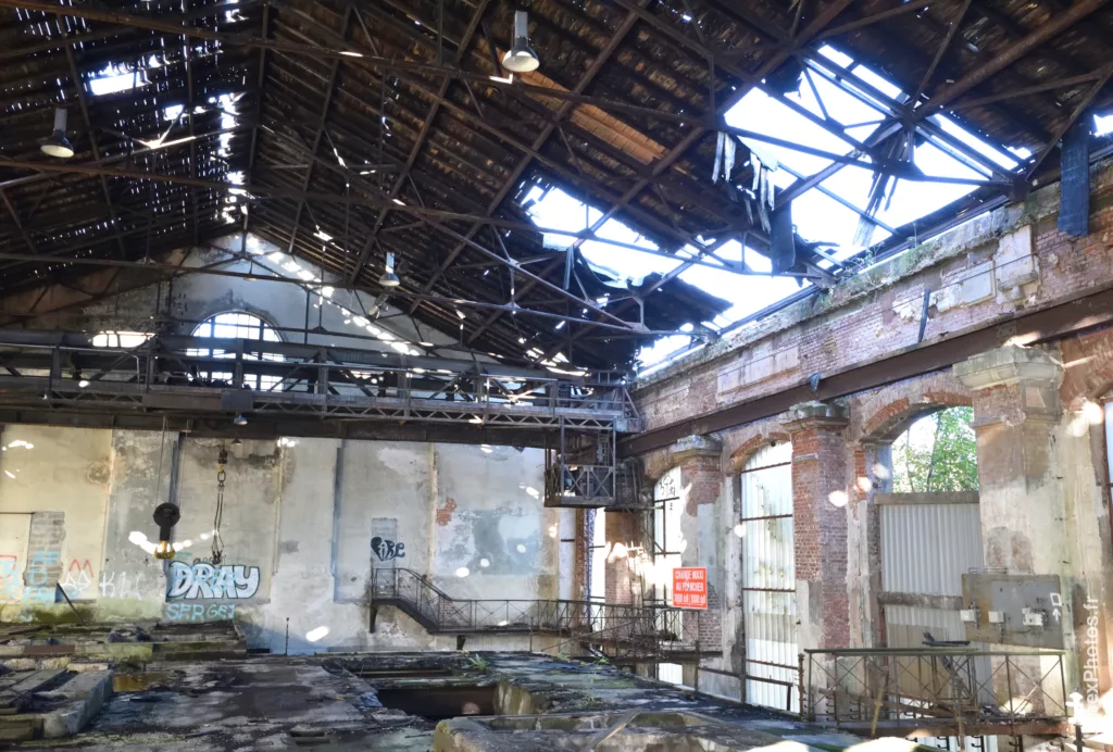 Intérieur de la salle des machines de la Mine Yutani