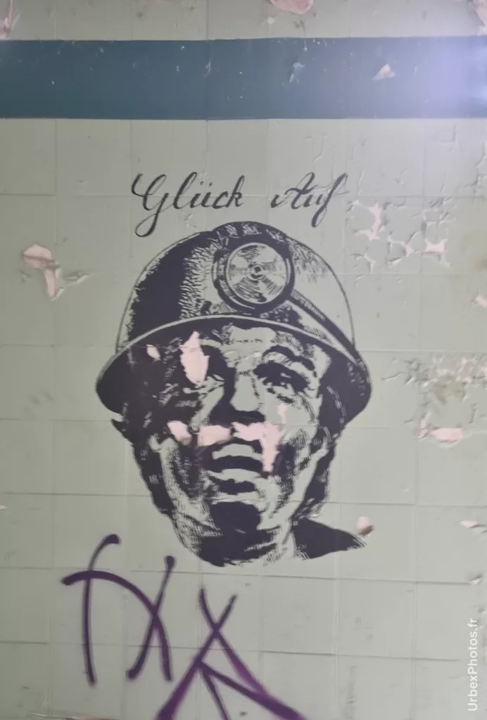 Un graffiti de la Mine Yutani
