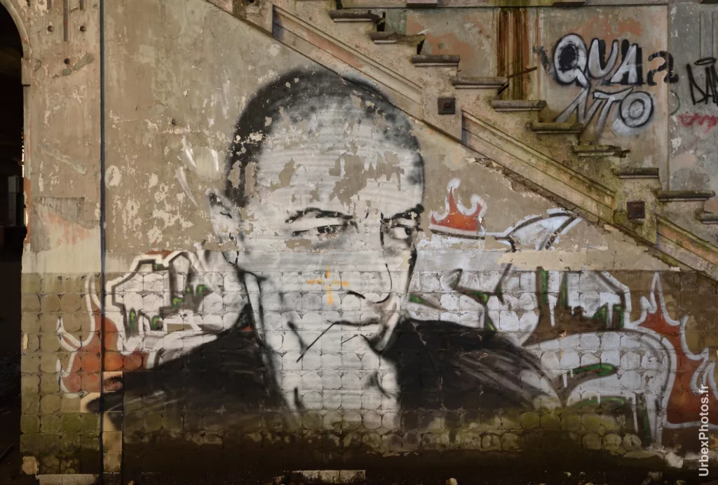 Un graffiti de la Mine Yutani