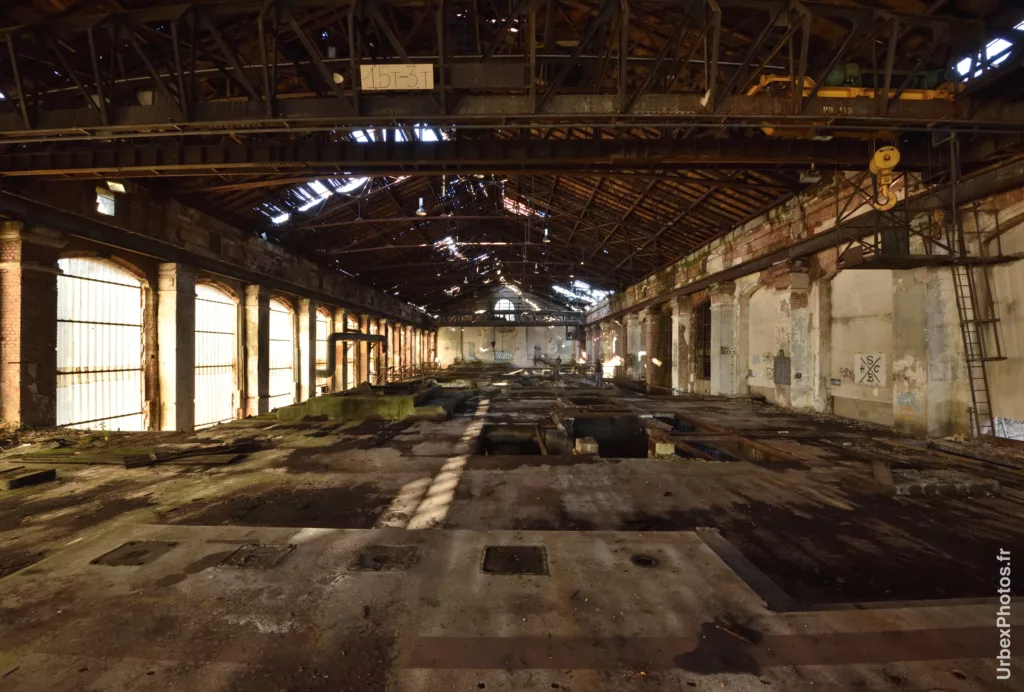 Intérieur de la salle des machines de la Mine Yutani