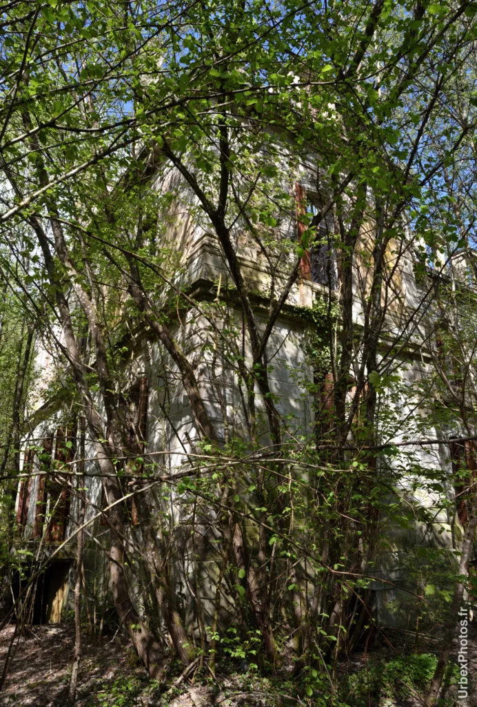 Photo urbex d'une aile du Château Baghera en Lorraine