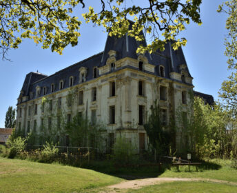 Hôtel Nougaro Photo urbex de la façade de l'Hôtel Nougaro en Lorraine
