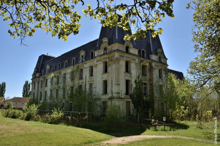 Photo urbex de la façade de l'Hôtel Nougaro en Lorraine