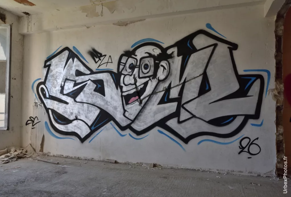 Un graffiti sur un mur