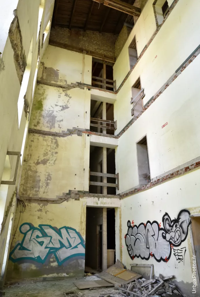 Un autre escalier disparu, sur toute la hauteur du bâtiment