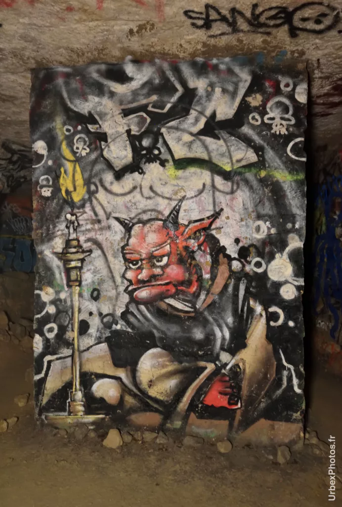 Graffiti du diable dans la salle La Plage