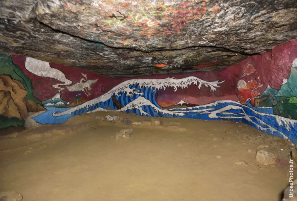 Photo urbex de La Grande Vague de Kanagawa dans les catacombes interdites de Paris