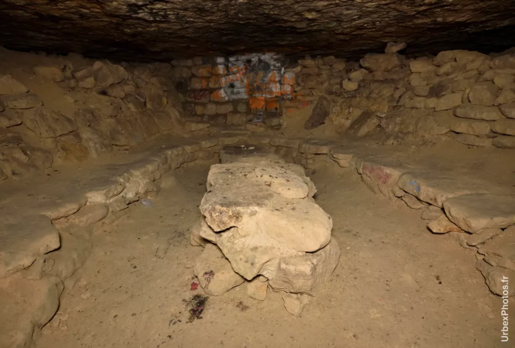 Photo urbex du Carrefour Flagada dans les catacombes interdites de Paris