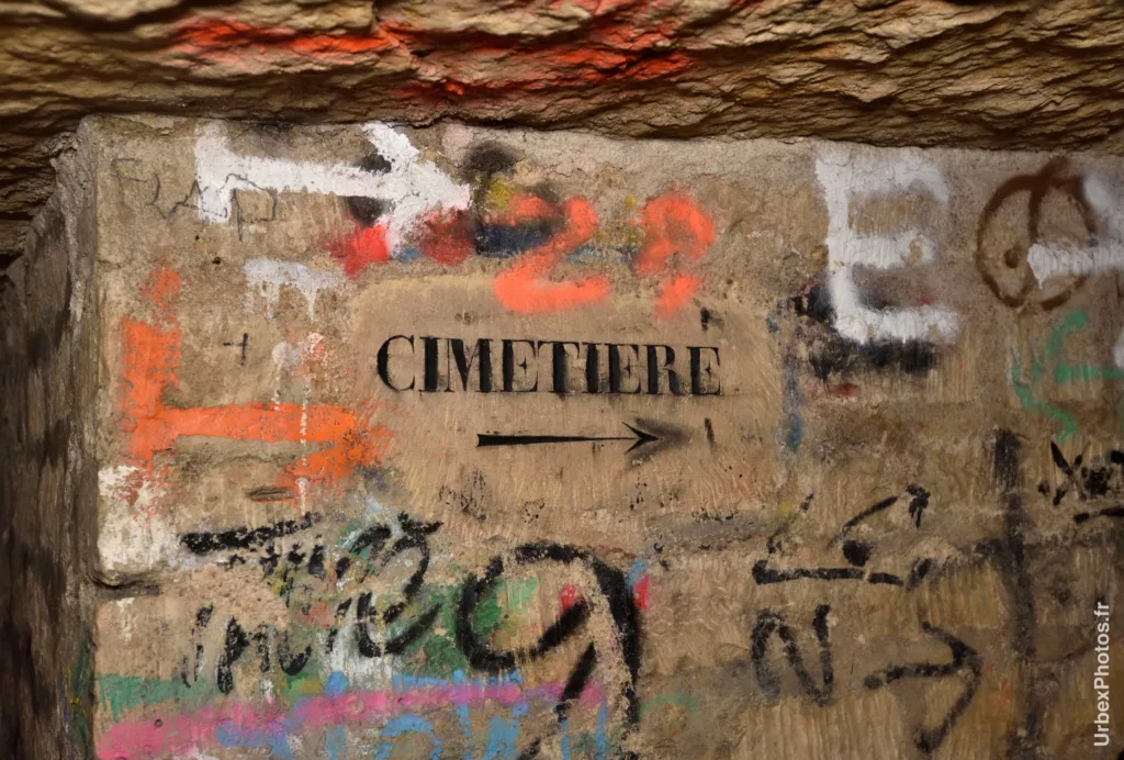 Direction le cimetière