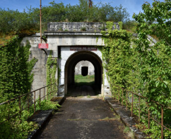 Fort Molasar Photo urbex de l'entrée du Fort Molasar