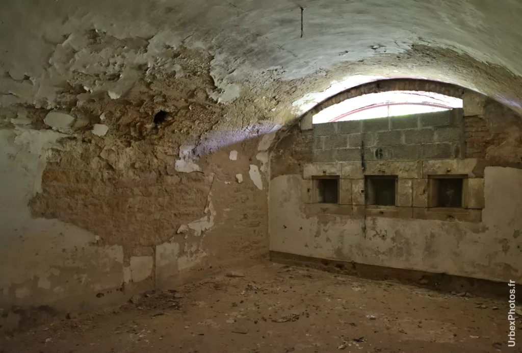 Intérieur du casernement de gorge du Fort Molasar