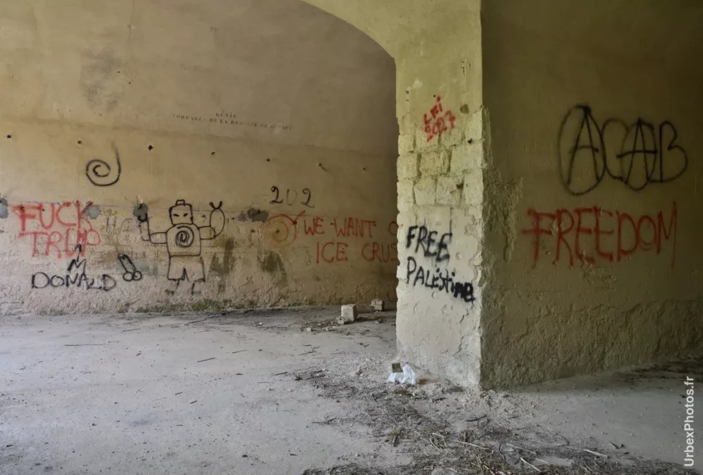 Intérieur du magasin d'artillerie du Fort Molasar