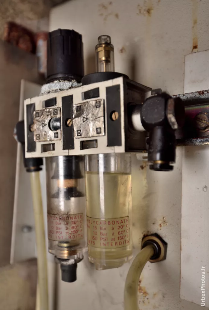 Filtre régulateur de pression d'air comprimé