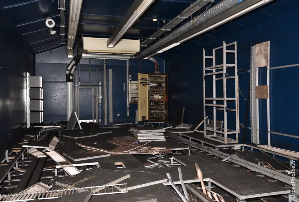 Photo urbex de l'une des salles de commandement de l'OTAN du Fort Giger en Lorraine