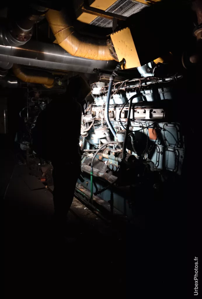Photo urbex de l'un des quatre groupes électrogènes du Fort Giger en Lorraine