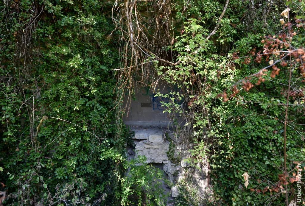 Entrée murée du casernement du Fort Blitz en Lorraine