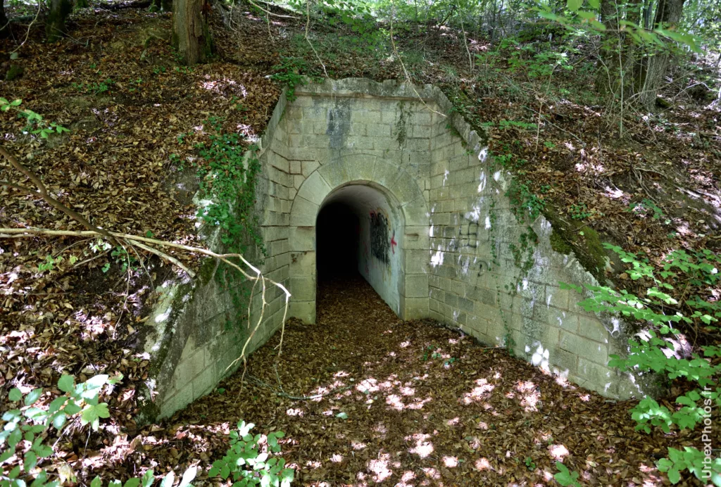 Entrée du magasin de secteur du Fort Blitz