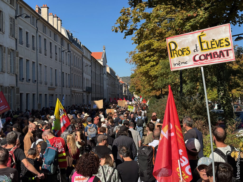 Photo de rue de la manifestation lycéenne et étudiante du 6 octobre 2026 à Nancy, Cours Léopold