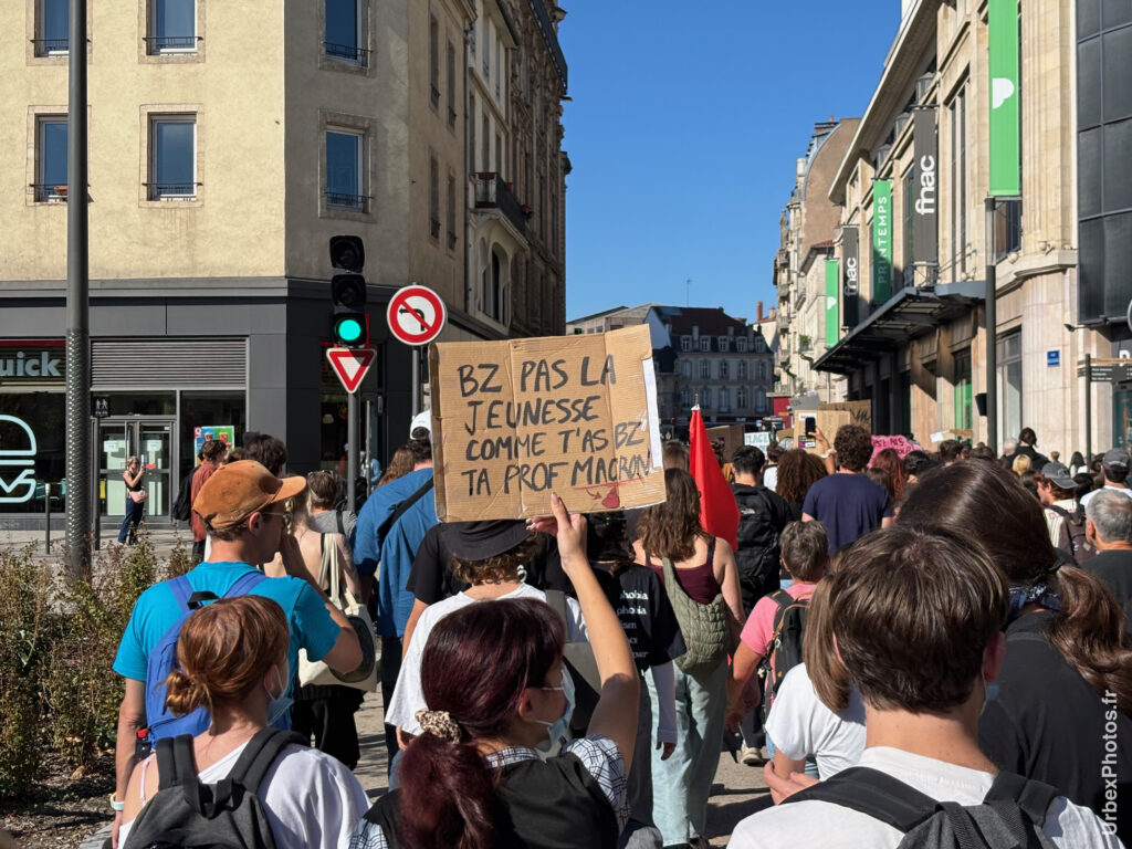 Photo de rue de la manifestation lycéenne et étudiante du 6 octobre 2026 à Nancy, Boulevard Joffre